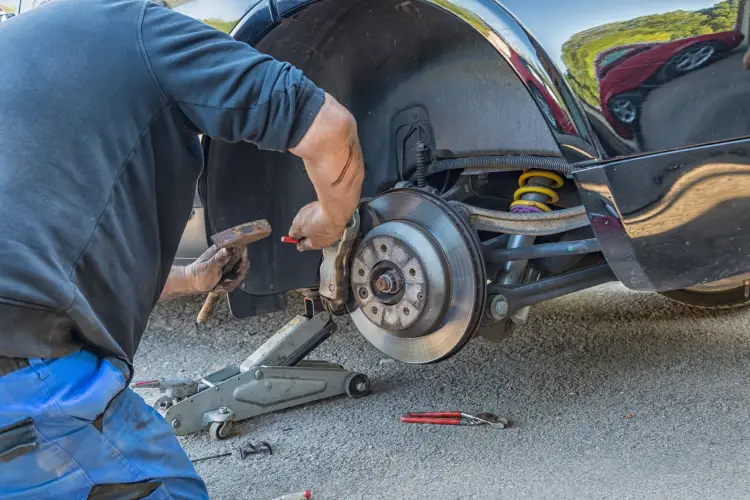 The Role of Towing Services in Safe Tire Change Assistance Cathedral City, CA
